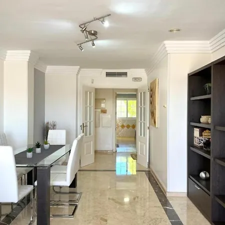Moderno Con Preciosas Vistas Al Mar En Urbanizacion Con Piscina - Rio Real 11 2g *